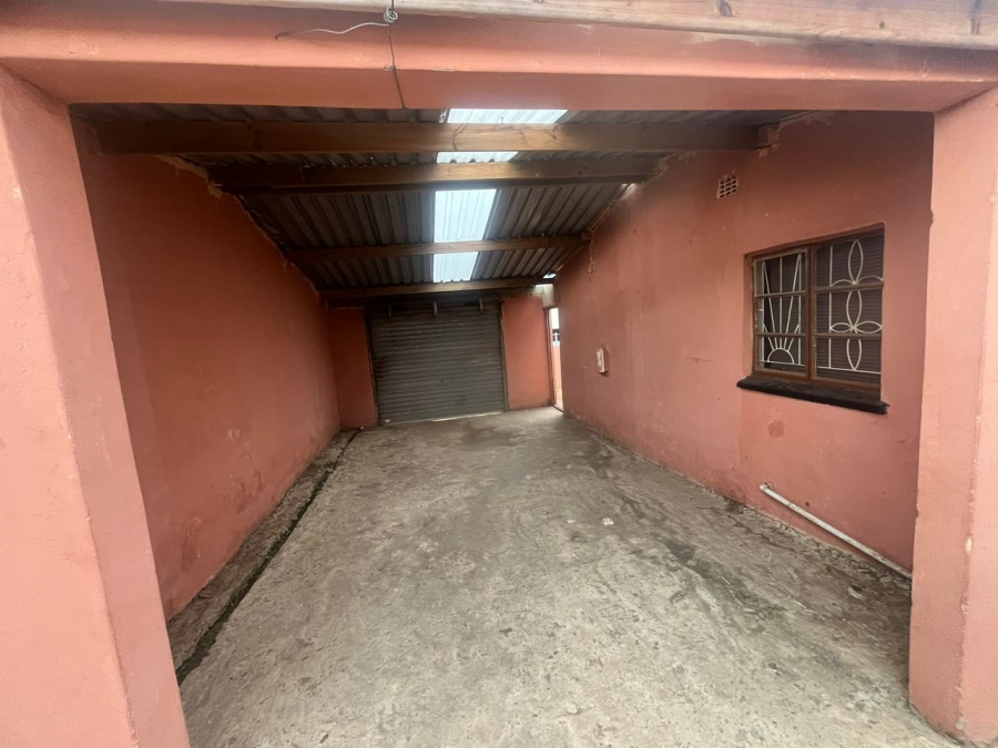 2 Bedroom Property for Sale in Kwazakhele Eastern Cape